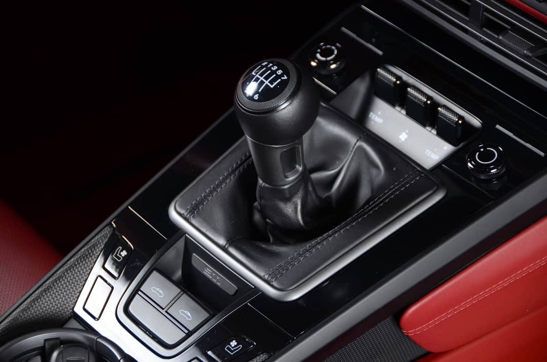2022 Porsche 911 Targa 4 GTS — photo 11