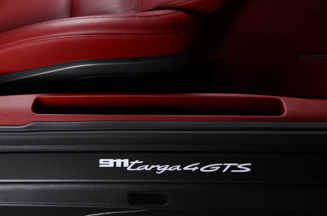 2022 Porsche 911 Targa 4 GTS — photo 12