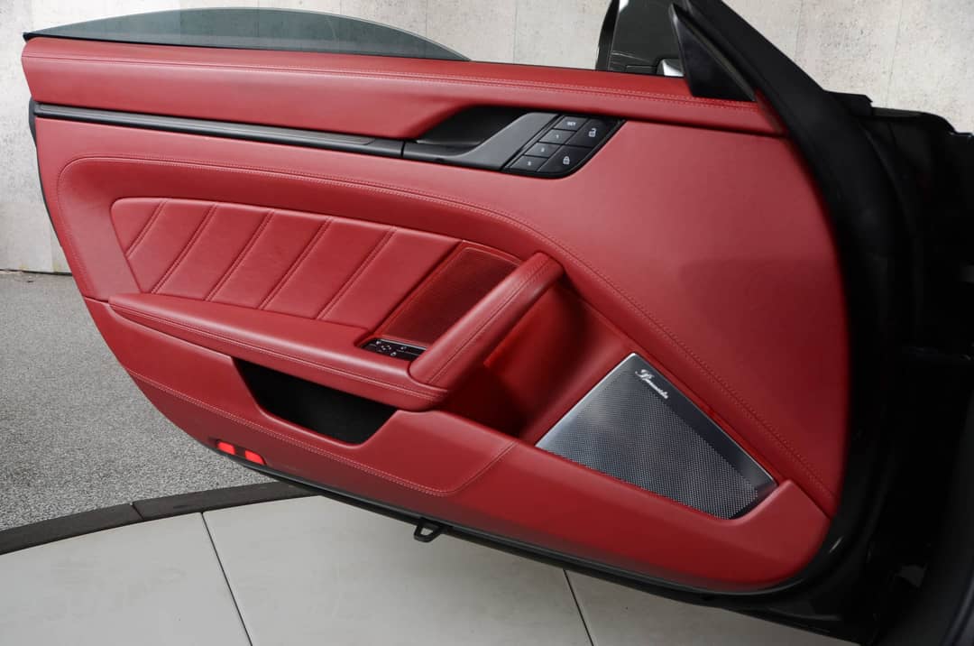 2022 Porsche 911 Targa 4 GTS — photo 13