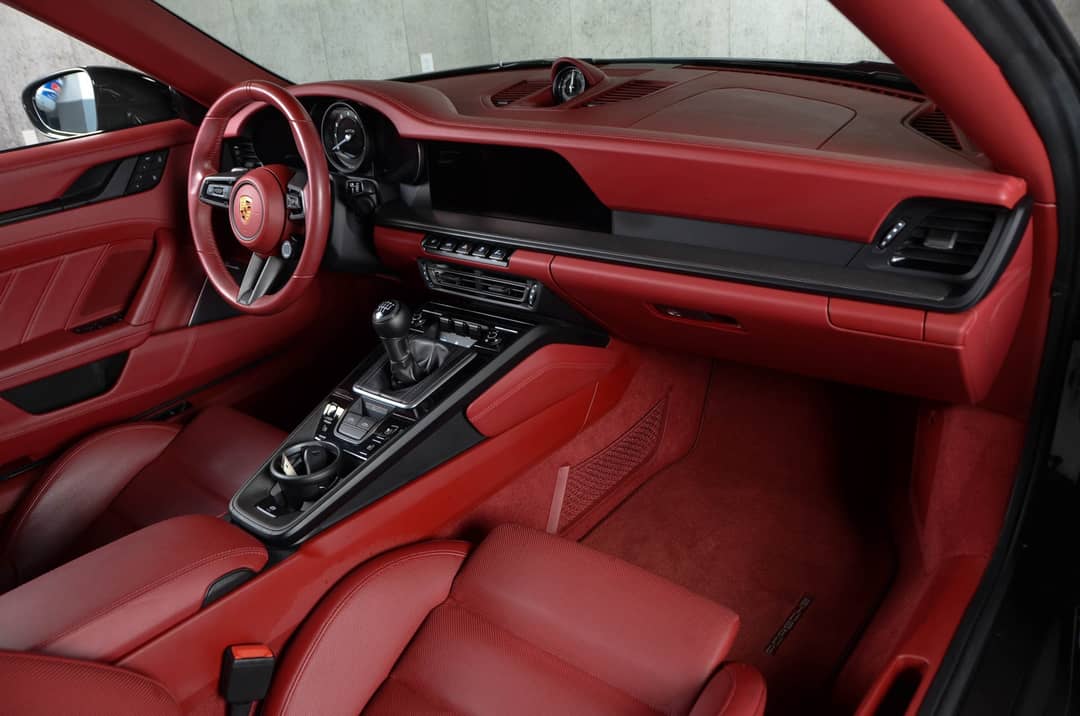 2022 Porsche 911 Targa 4 GTS — photo 10