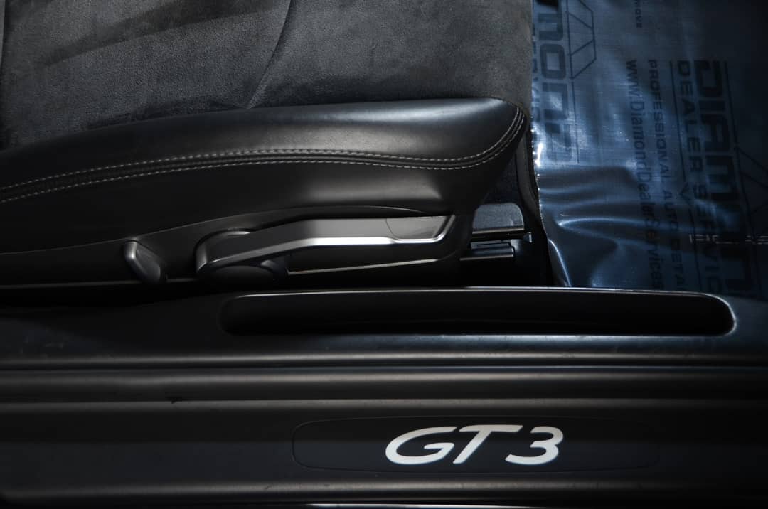 2010 Porsche 911 GT3 — photo 32