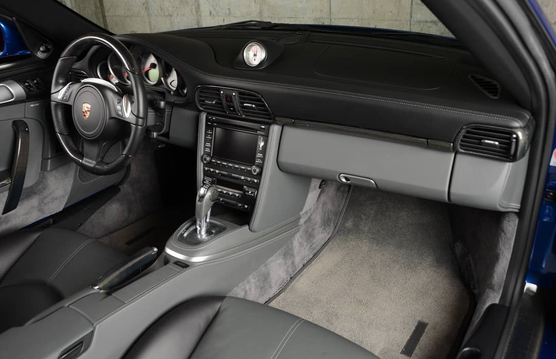 2011 Porsche 911 Turbo S — photo 37