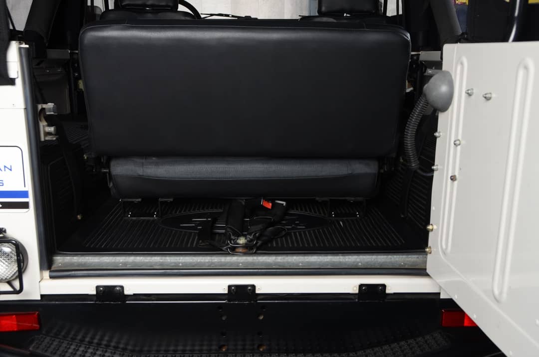 1997 Land Rover Defender 90 — photo 16