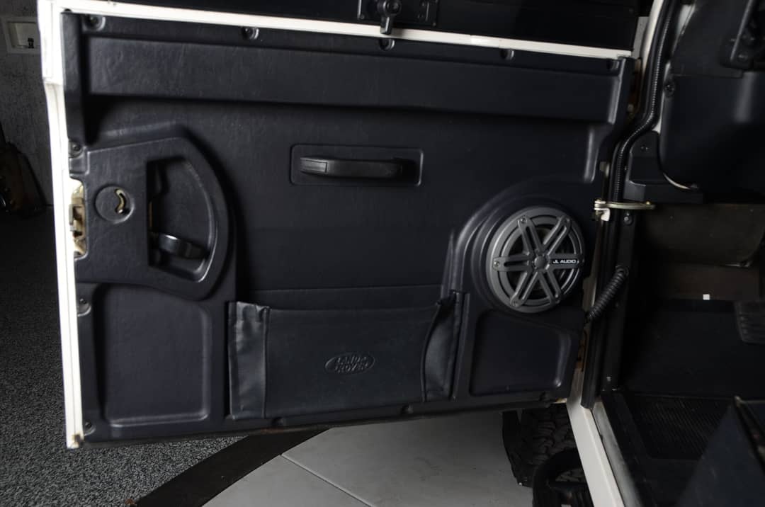 1997 Land Rover Defender 90 — photo 27