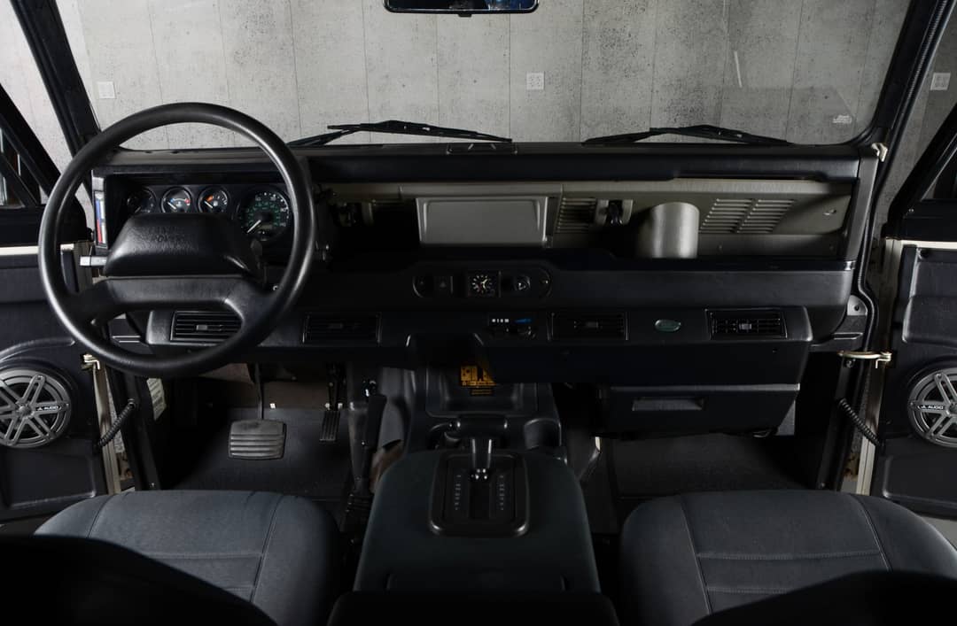 1997 Land Rover Defender 90 — photo 30