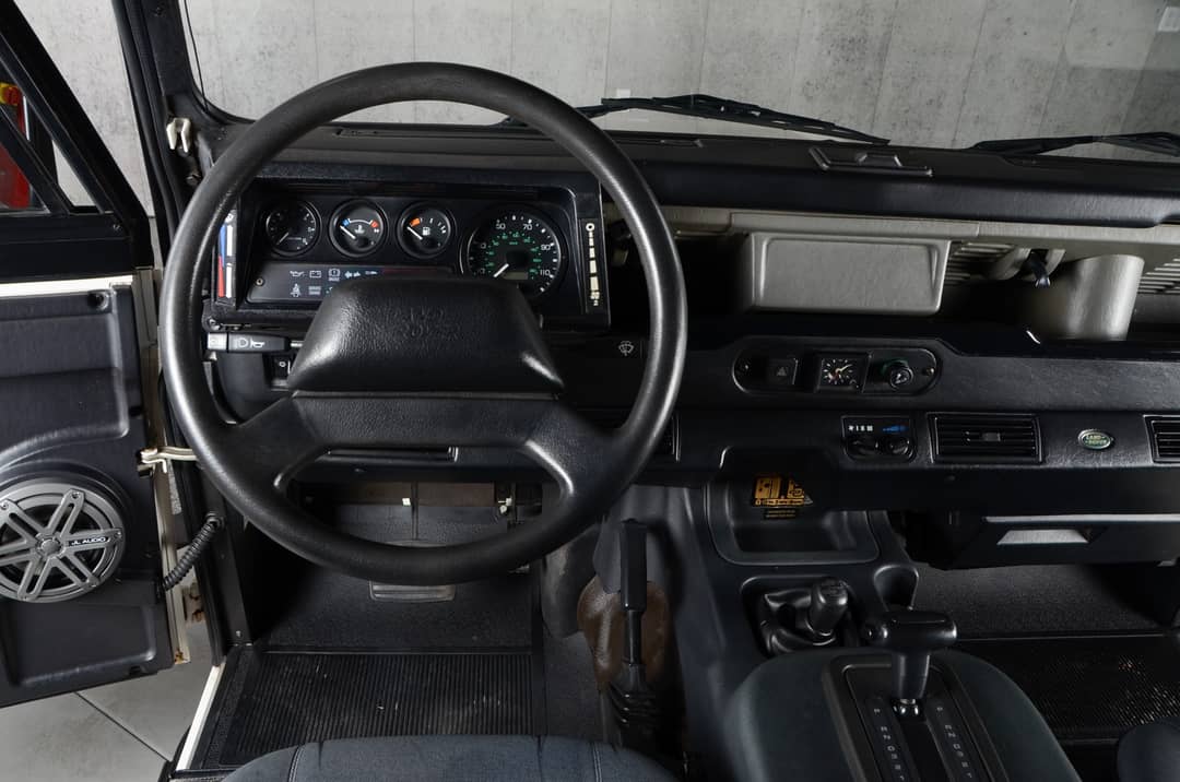 1997 Land Rover Defender 90 — photo 31
