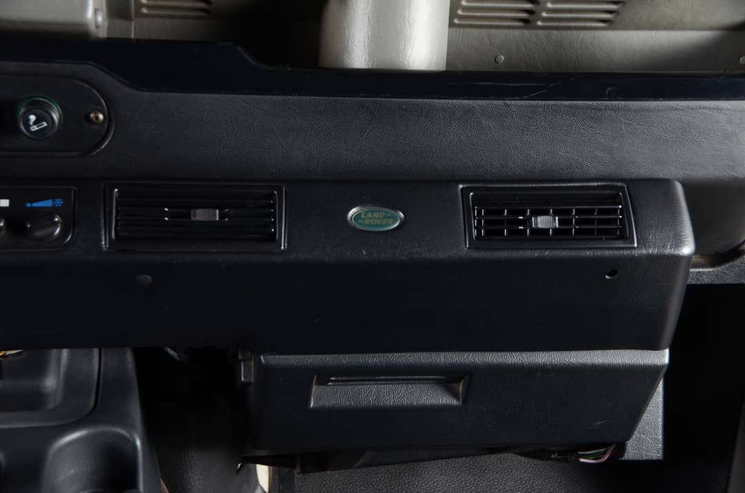 1997 Land Rover Defender 90 — photo 35