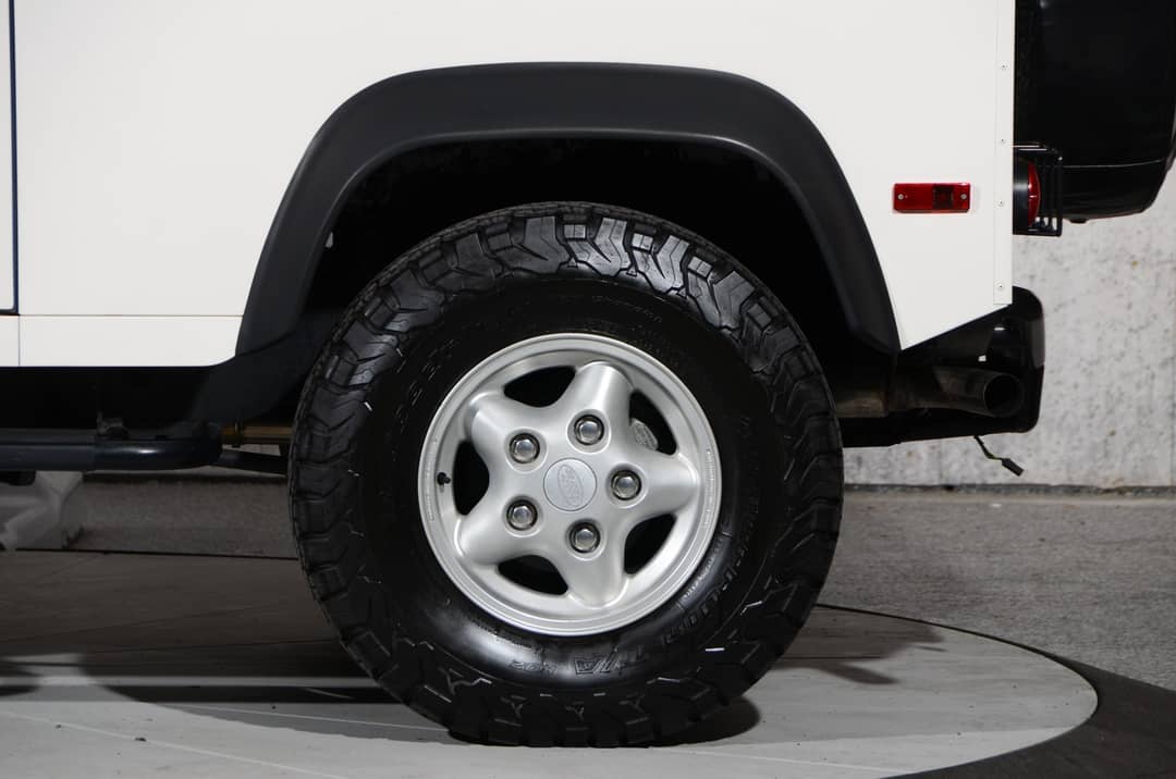 1997 Land Rover Defender 90 — photo 10