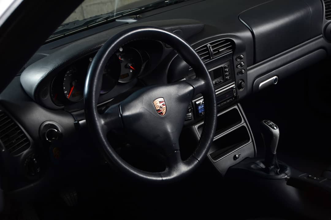 2002 Porsche 911 Carrera — photo 28
