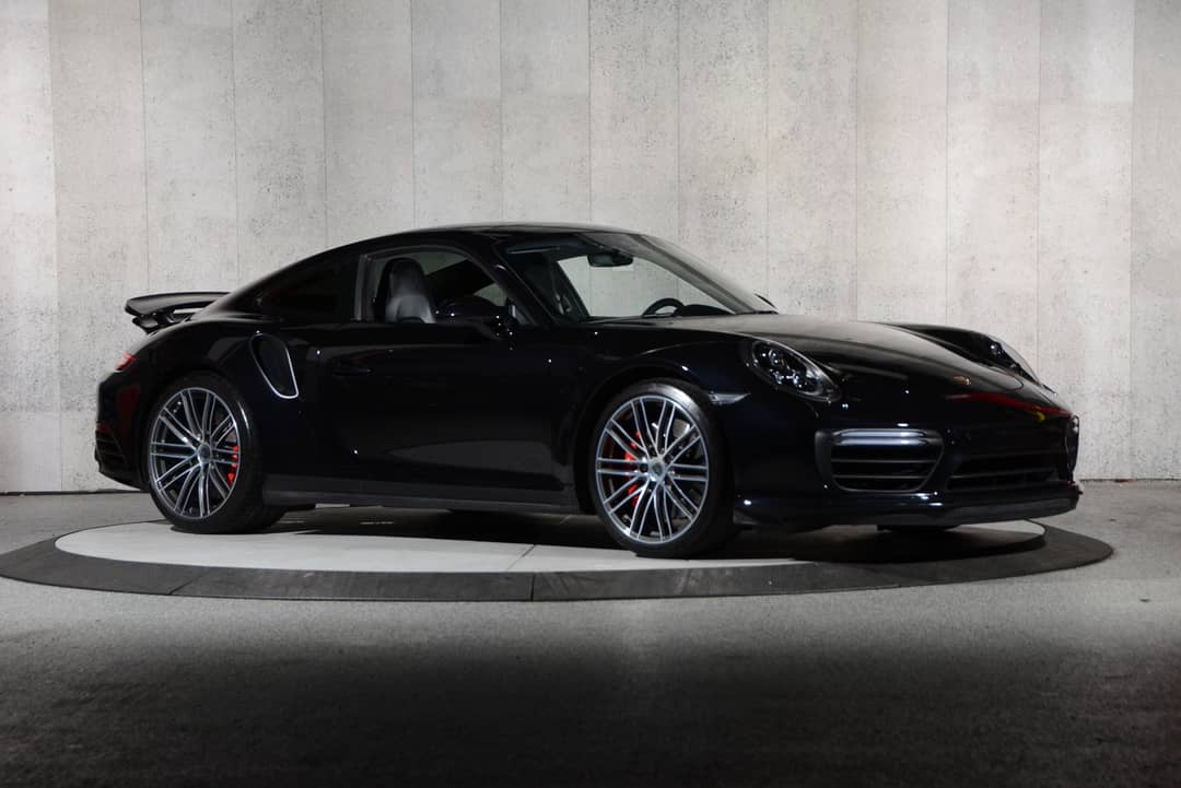 2018 Porsche 911 Turbo — photo 2