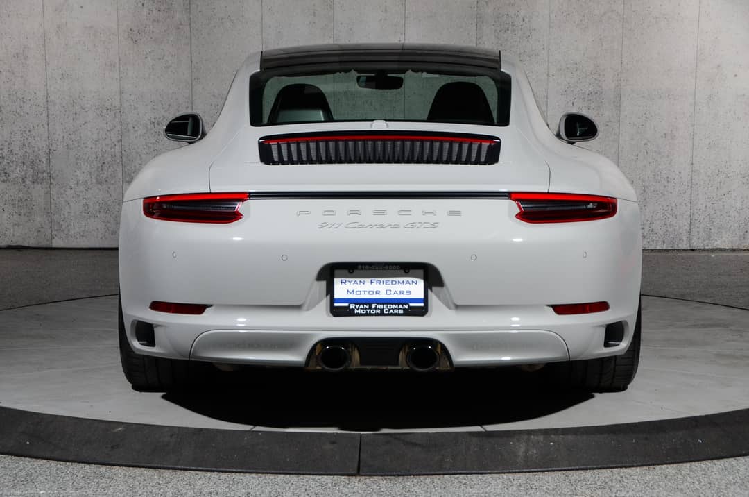 2019 Porsche 911 Carrera GTS — photo 15