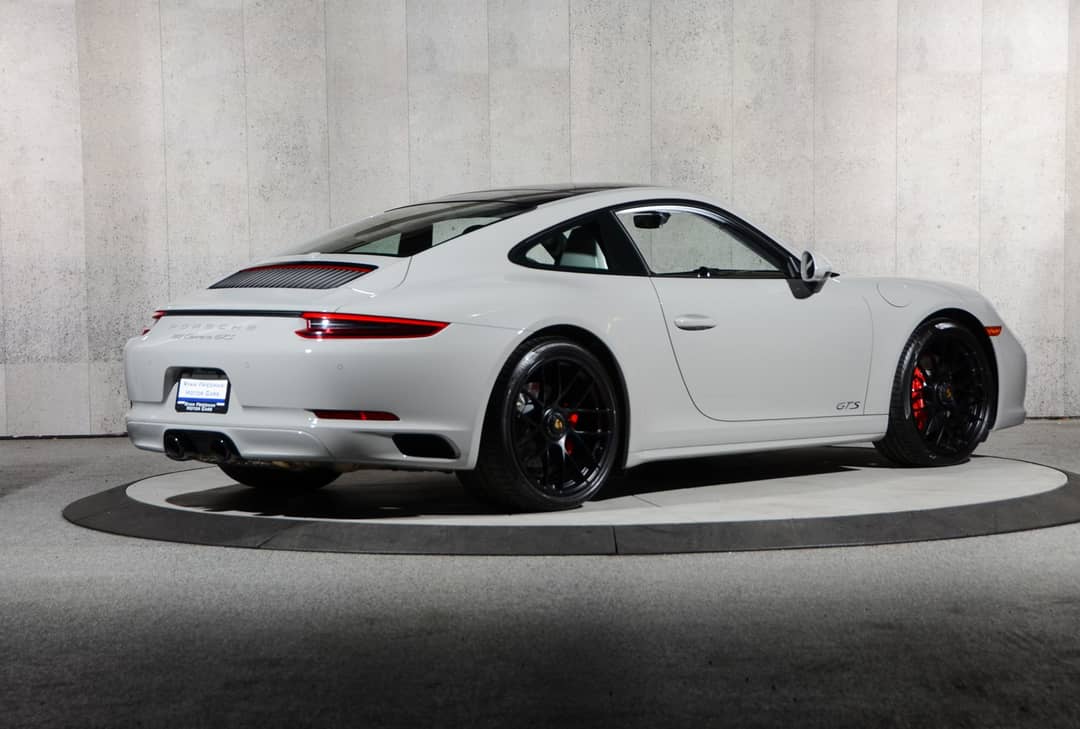 2019 Porsche 911 Carrera GTS — photo 16