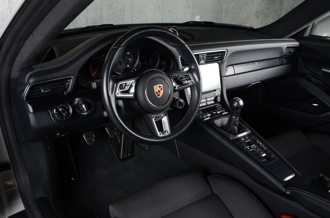 2019 Porsche 911 Carrera GTS — photo 20