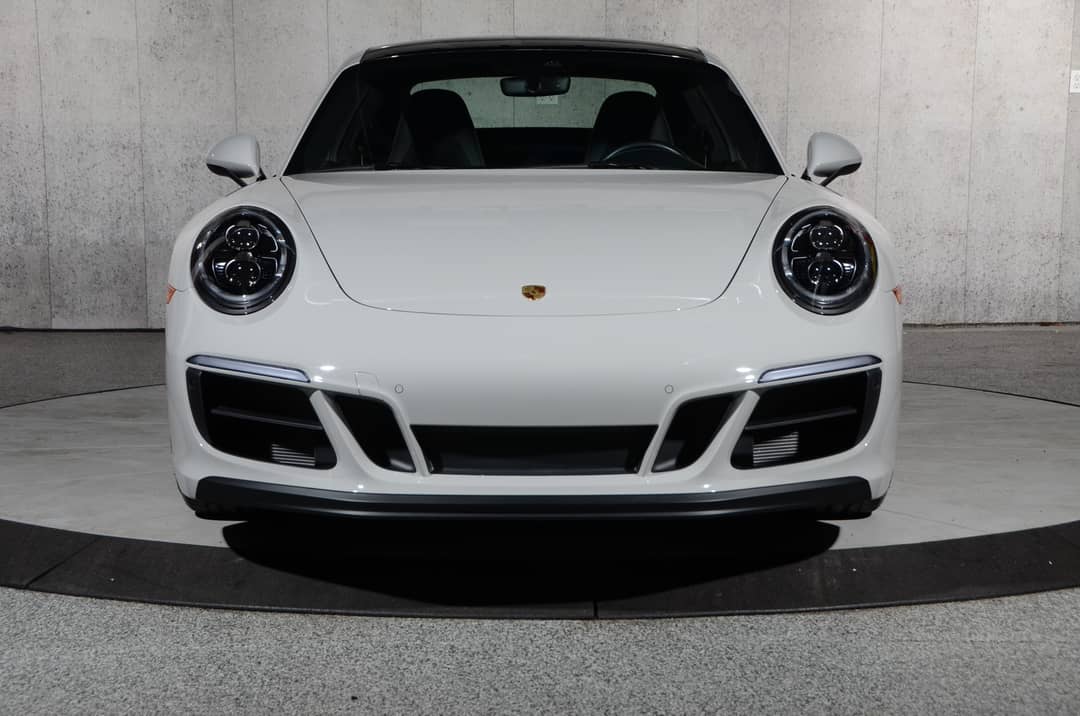 2019 Porsche 911 Carrera GTS — photo 4
