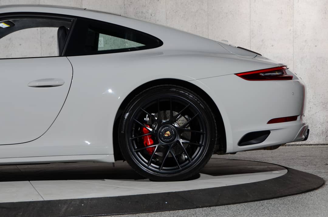 2019 Porsche 911 Carrera GTS — photo 10