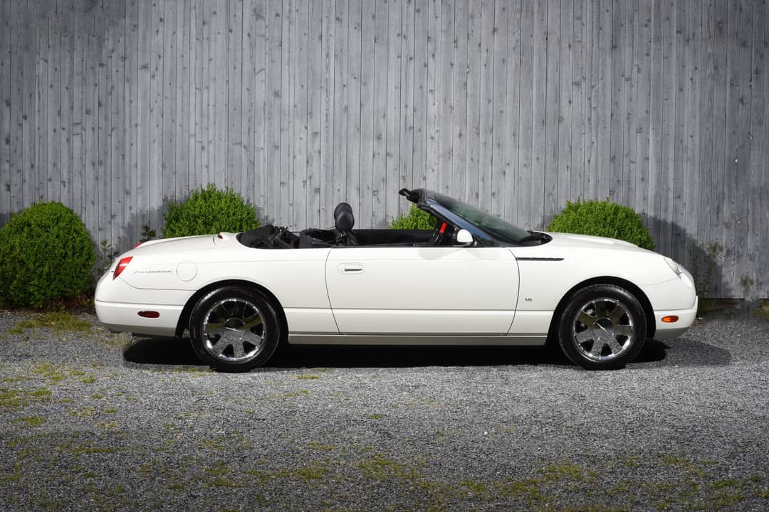 2003 Ford Thunderbird — photo 2