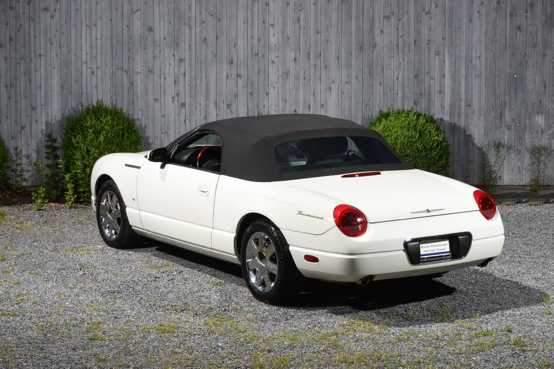 2003 Ford Thunderbird — photo 11