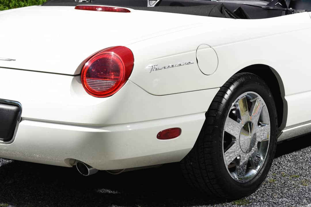 2003 Ford Thunderbird — photo 15