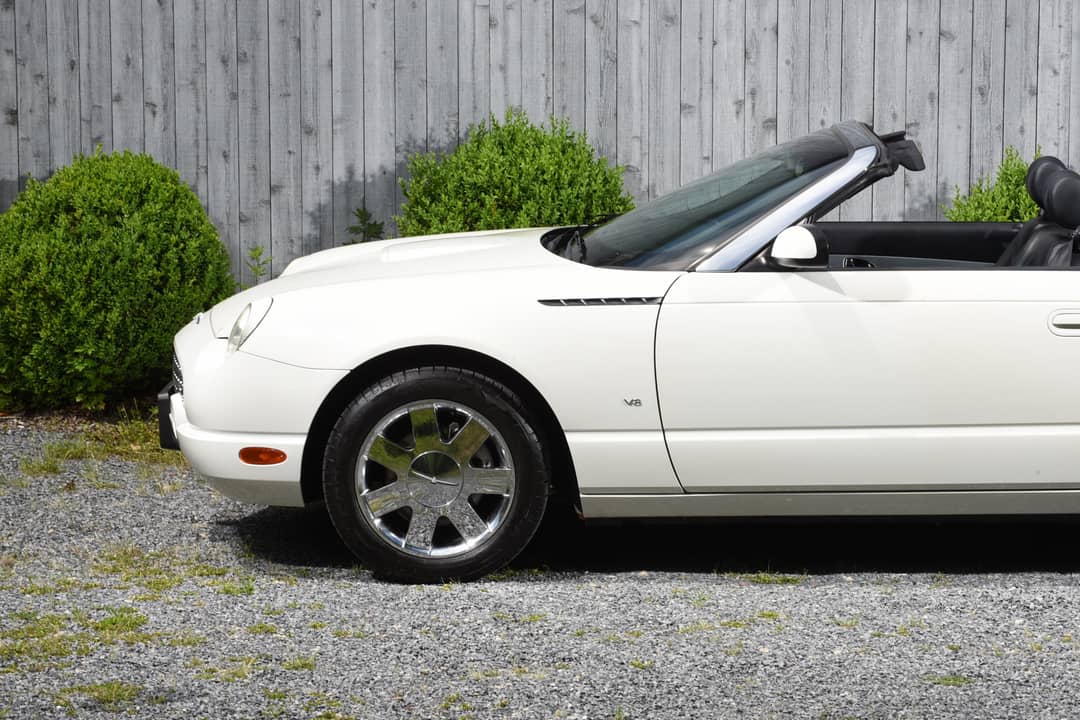2003 Ford Thunderbird — photo 19