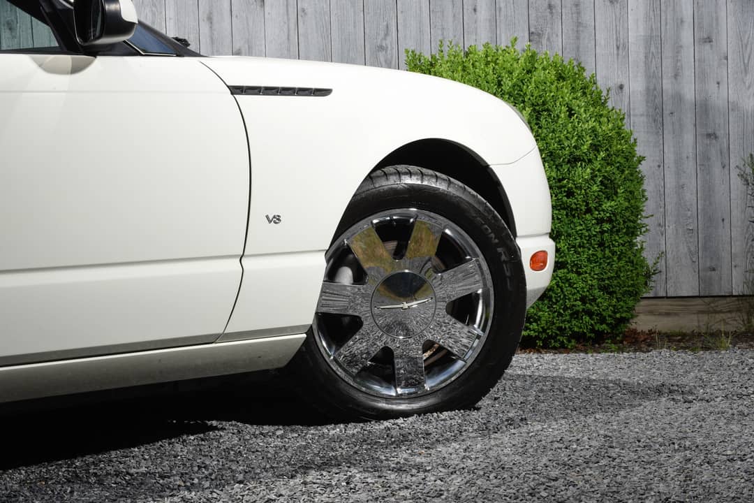 2003 Ford Thunderbird — photo 27