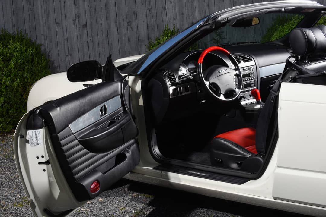 2003 Ford Thunderbird — photo 29