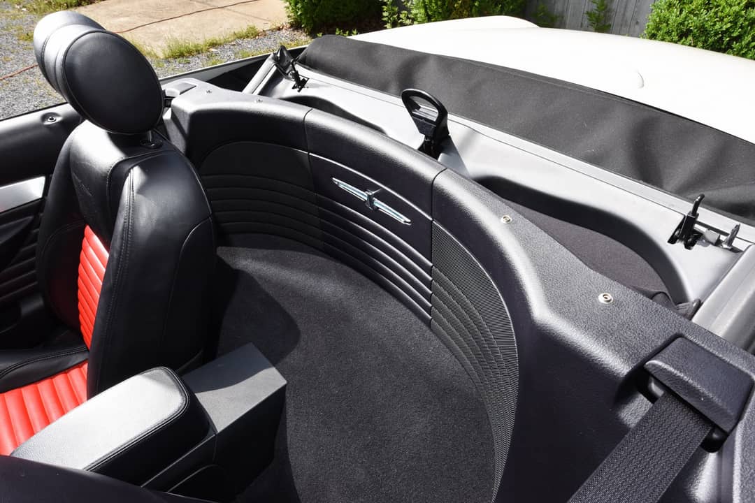 2003 Ford Thunderbird — photo 32