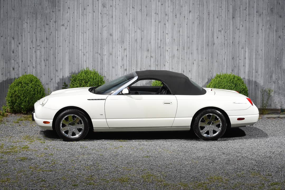 2003 Ford Thunderbird — photo 7