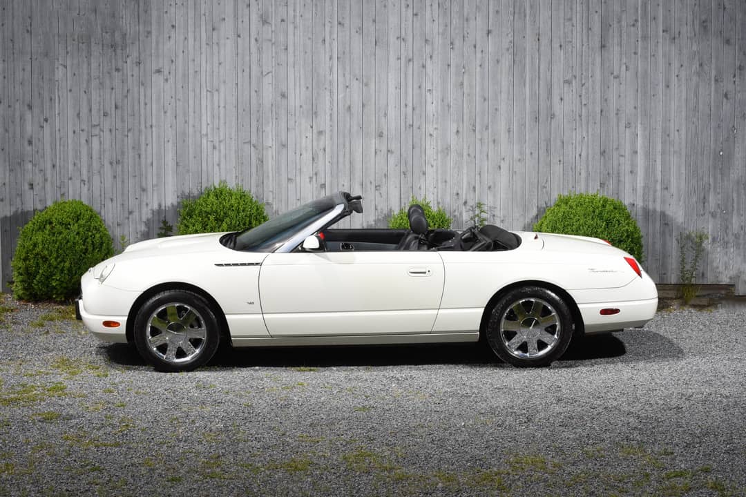 2003 Ford Thunderbird — photo 8