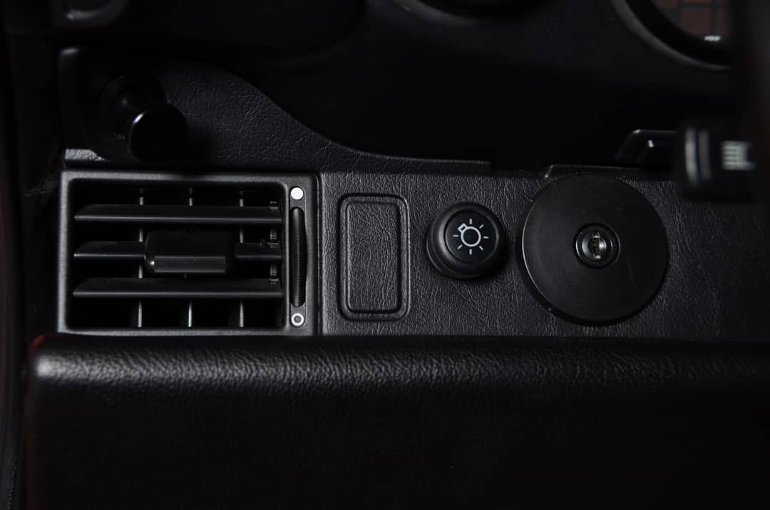 1990 Porsche 911 Carrera 4 Targa — photo 23