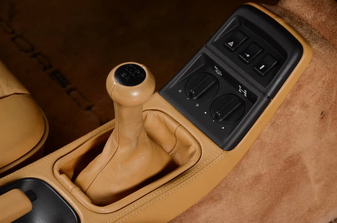 1990 Porsche 911 Carrera 4 Targa — photo 34
