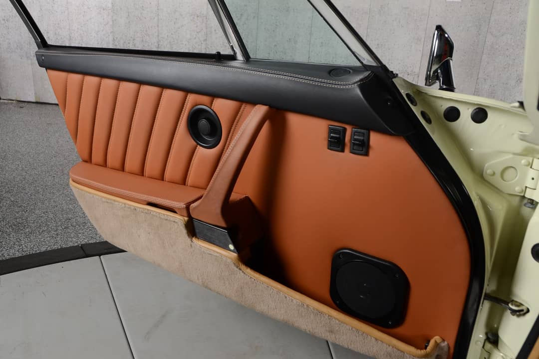 1984 Porsche 911 Carrera Coupe — photo 16