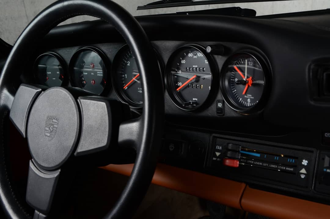 1984 Porsche 911 Carrera Coupe — photo 23