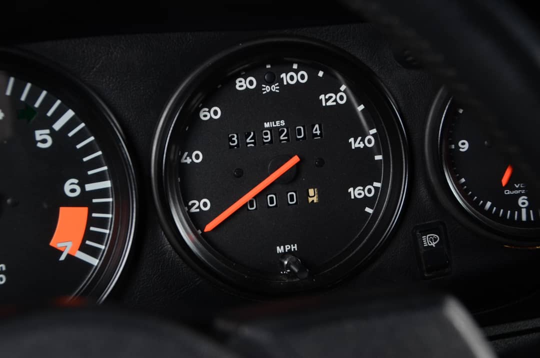 1984 Porsche 911 Carrera Coupe — photo 25