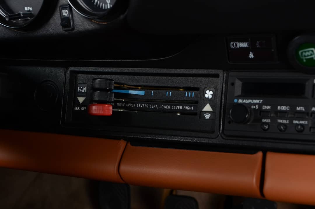 1984 Porsche 911 Carrera Coupe — photo 26