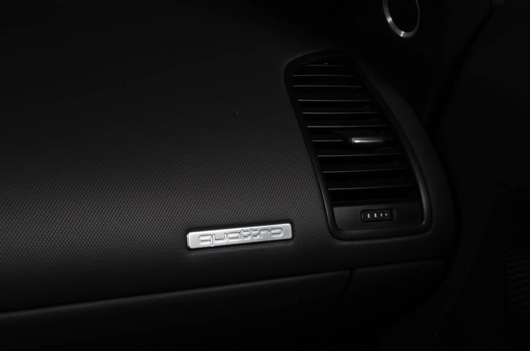 2011 Audi R8 4.2 quattro Spyder — photo 19