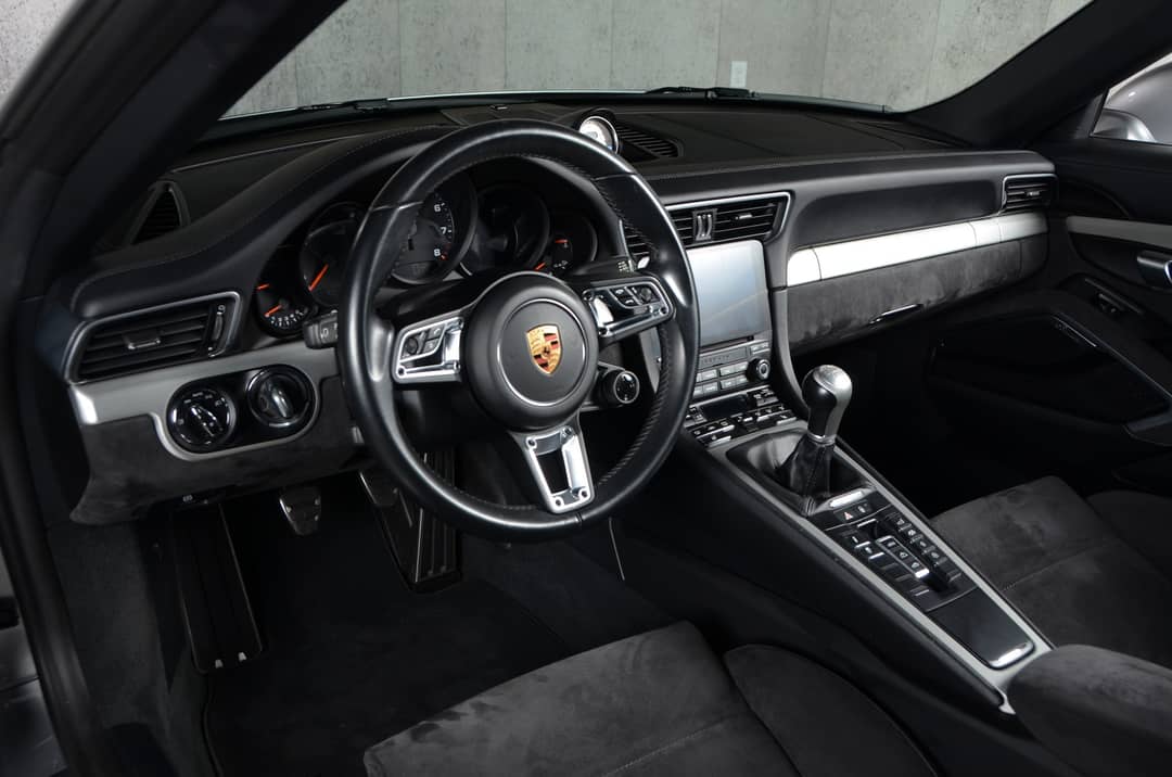2017 Porsche 911 Carrera 4 GTS — photo 18