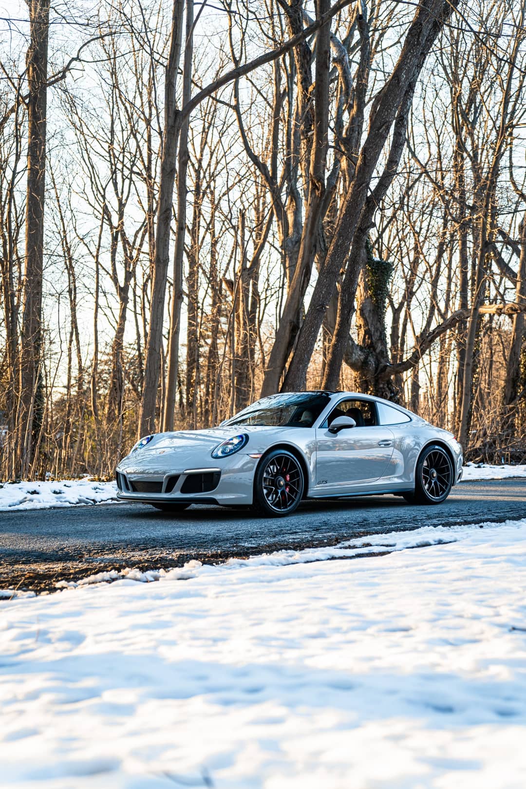 2019 Porsche 911 Carrera GTS — photo 2