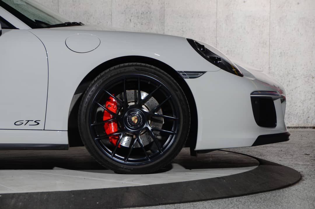 2019 Porsche 911 Carrera GTS — photo 28