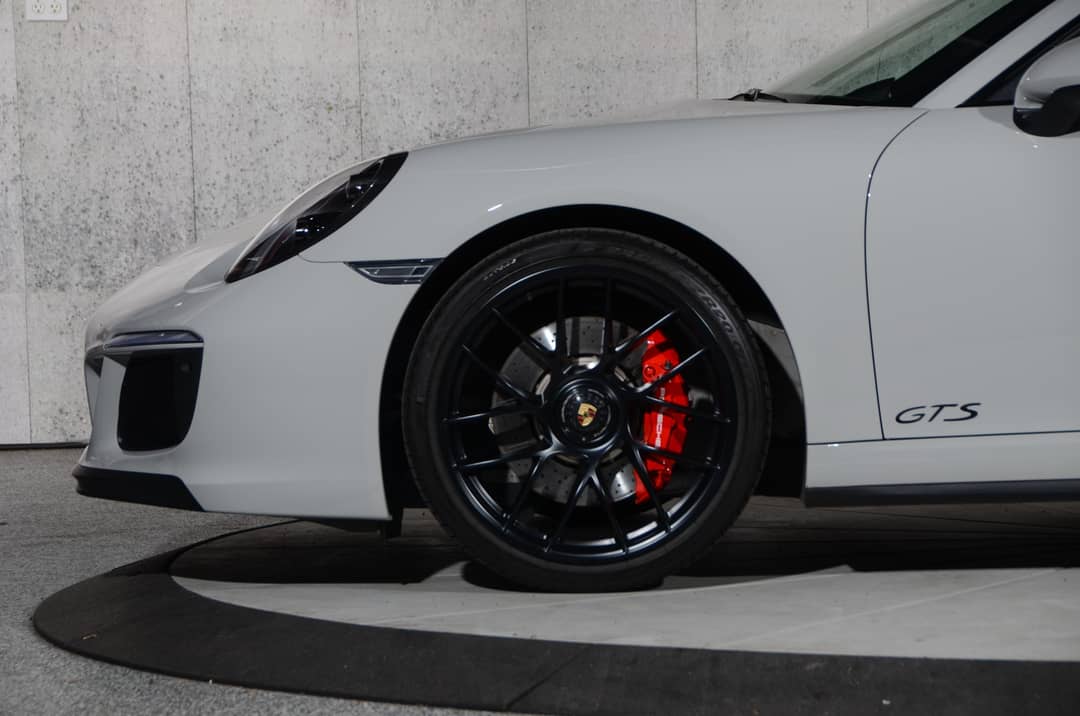 2019 Porsche 911 Carrera GTS — photo 29