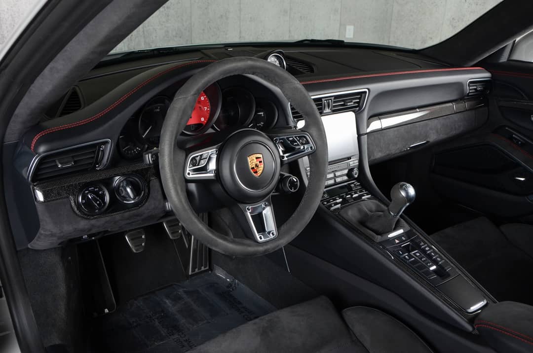 2019 Porsche 911 Carrera GTS — photo 34