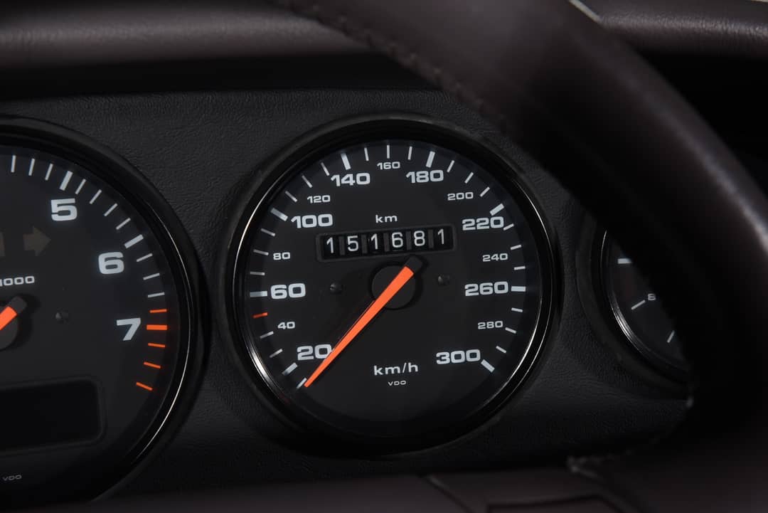 1992 Porsche 911 Carrera 4 — photo 19
