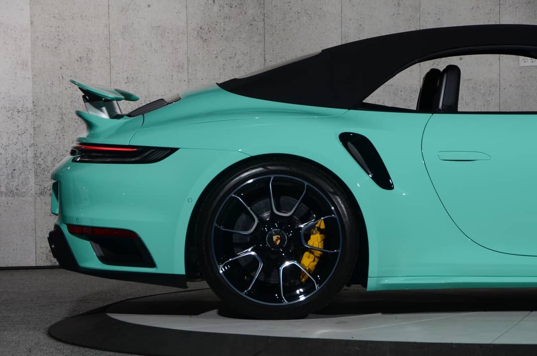 2022 Porsche 911 Turbo S — photo 11