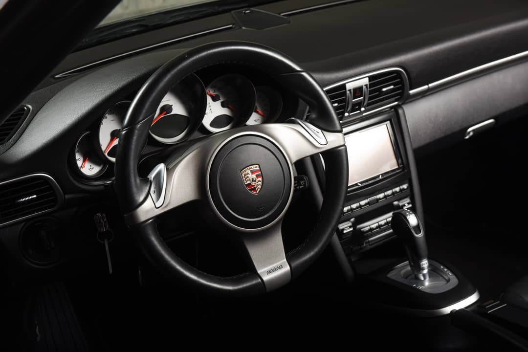 2010 Porsche 911 Carrera 4S — photo 23