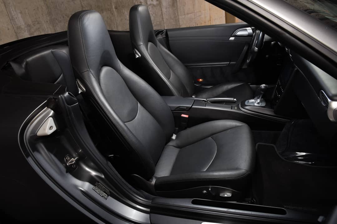 2010 Porsche 911 Carrera 4S — photo 31