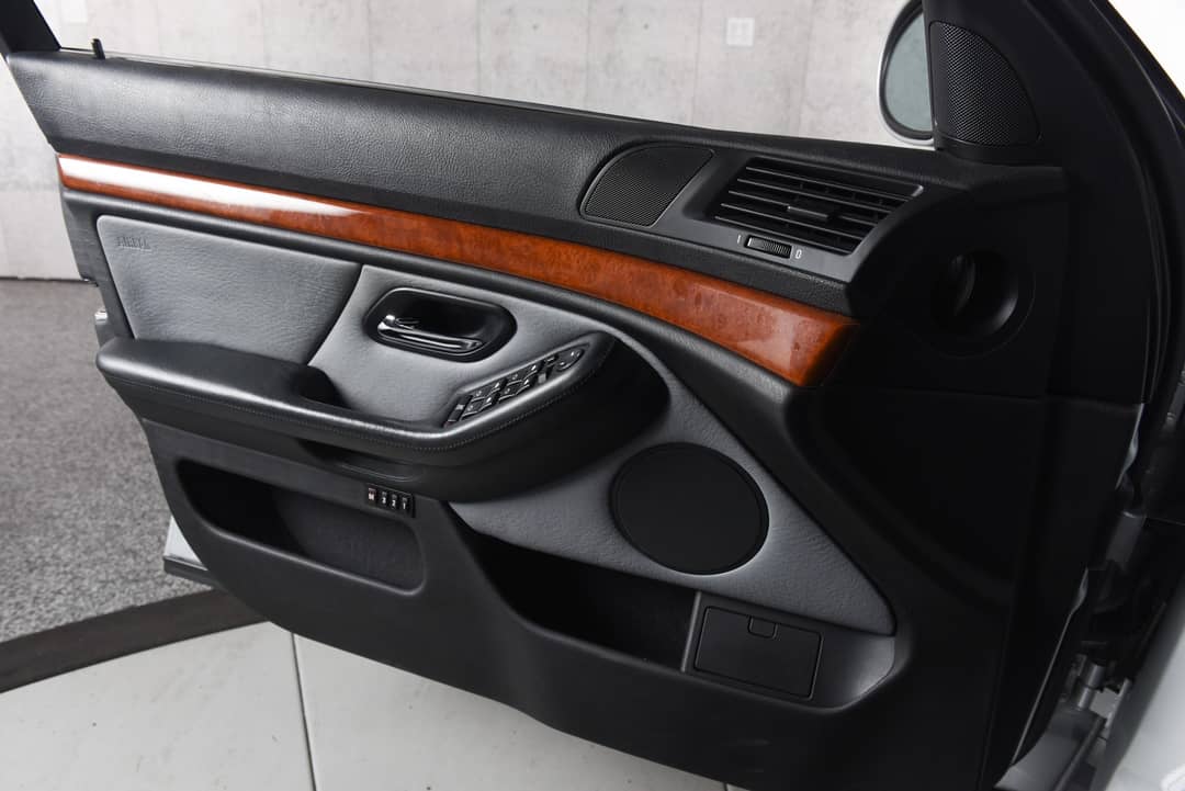 2001 BMW M5 — photo 32
