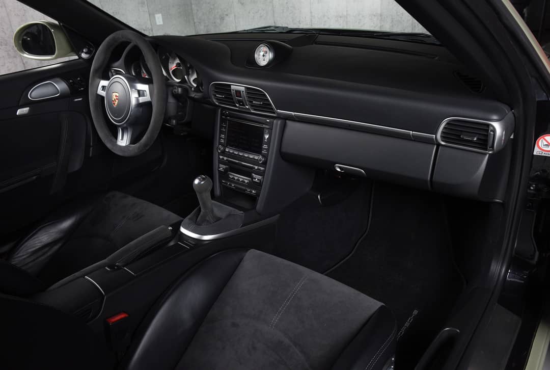 2012 Porsche 911 Carrera 4 GTS — photo 21
