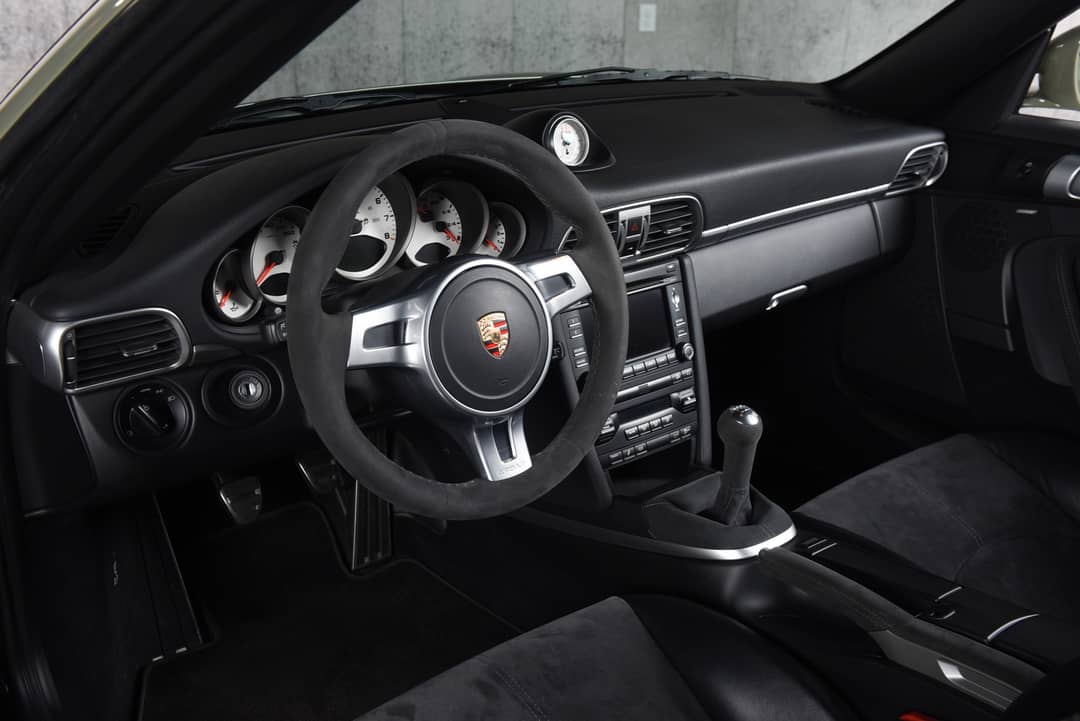 2012 Porsche 911 Carrera 4 GTS — photo 28