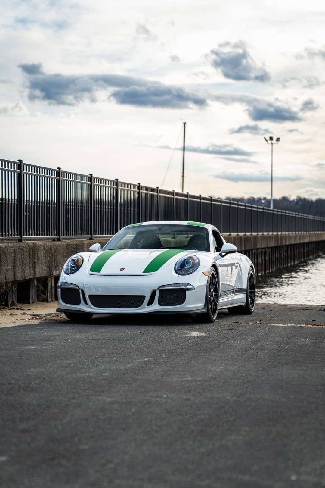 2016 Porsche 911 R — photo 13