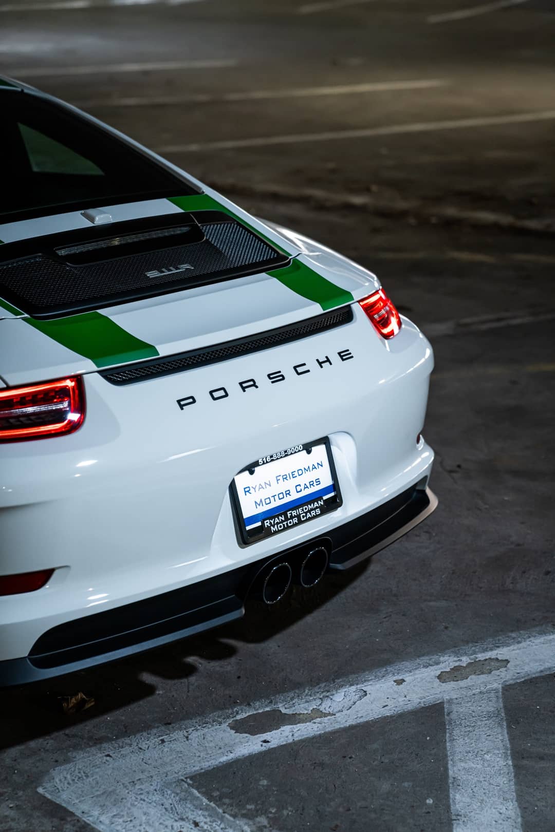2016 Porsche 911 R — photo 21