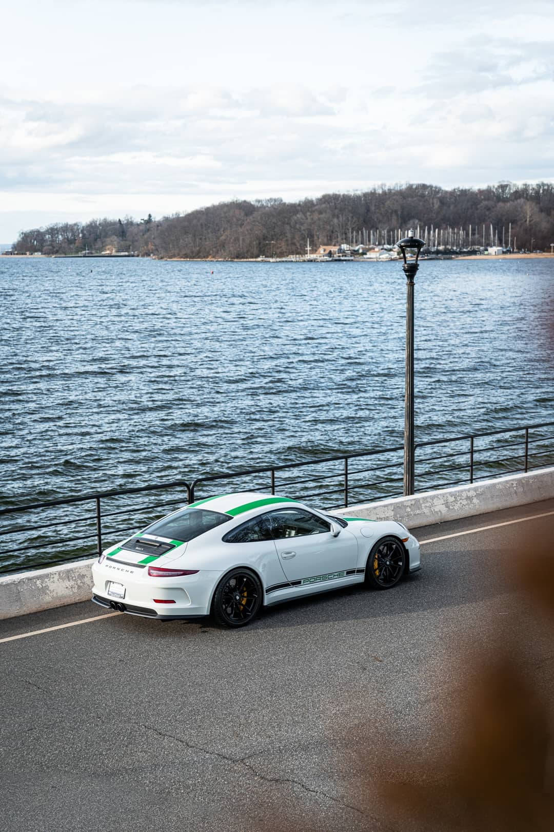 2016 Porsche 911 R — photo 4
